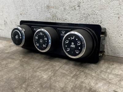 Used Peterbilt 579 Dash Climate Control