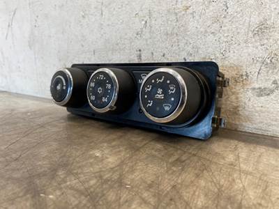 Used Peterbilt 579 Dash Climate Control