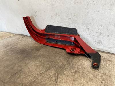 Used Freightliner Cascadia 125 RH Hood Bracket