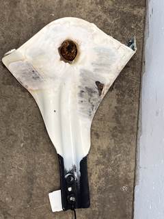 Used Freightliner Cascadia RH Hood Bracket