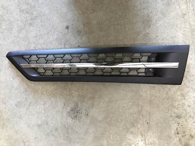 NTO Freightliner Cascadia LH Intake Grille