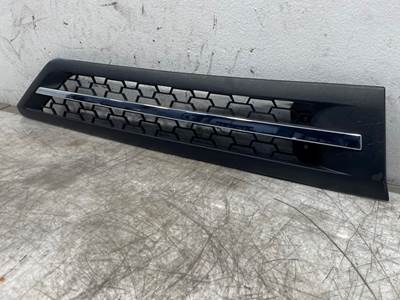Used Freightliner Cascadia 126 RH Hood Side Vent
