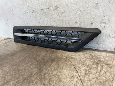 Used Freightliner Cascadia 126 RH Hood Side Vent