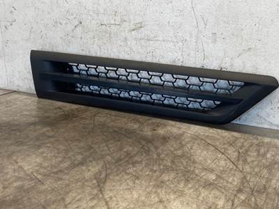 Used Freightliner Cascadia 126 RH Hood Side Vent