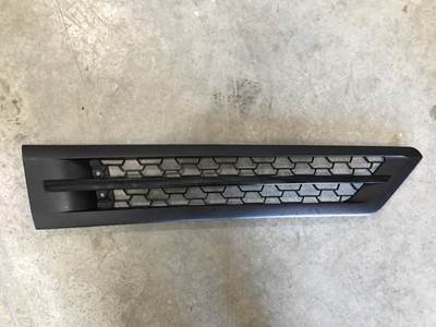 NTO Freightliner Cascadia RH Intake Grille
