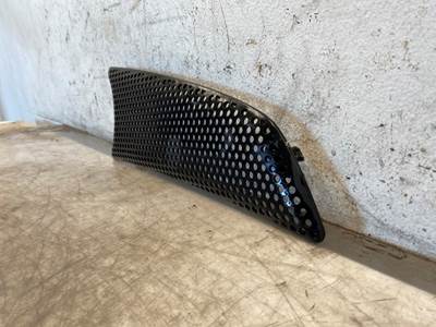 Used Kenworth T660 RH Hood Vent