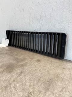 Used Mack Pinnacle RH Hood Side Vent