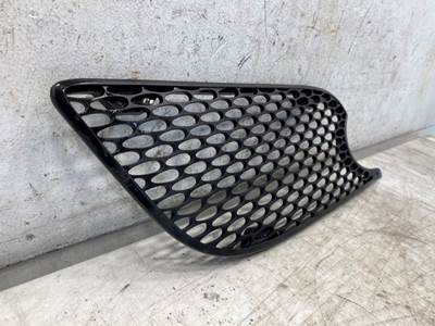 Used Peterbilt 579 RH Hood Vent