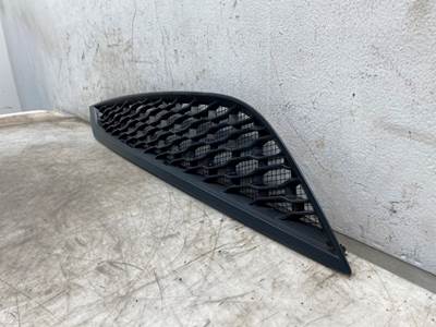 Used Volvo VNL Gen 3 RH Side Vent