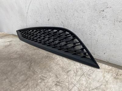 Used Volvo VNL Gen 3 RH Hood Side Vent