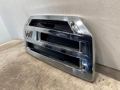 Used Western Star 4700 RH Hood Side Vent