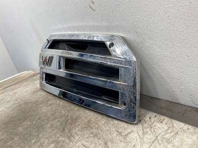 Used Western Star 4700 RH Hood Side Vent
