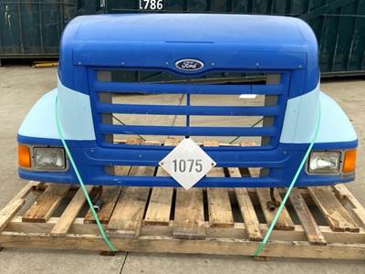 Used Ford L8501 Hood