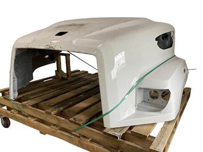 NTO Freightliner 114SD SBA White Hood Shell