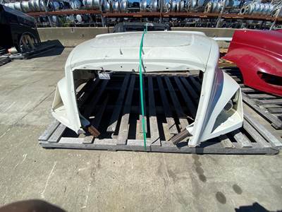 Used Freightliner Cascadia 116 Hood