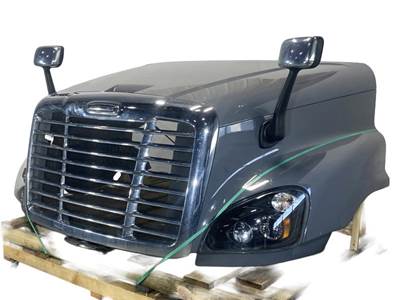 Used Freightliner Cascadia 125 Hood