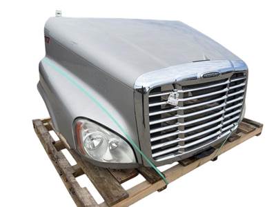 Used Freightliner Cascadia 125 Hood