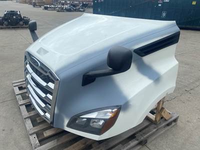 Reconditioned Freightliner Cascadia 126 Hood