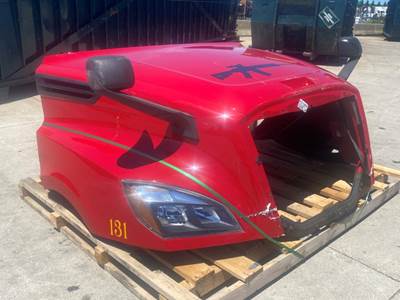 Used Freightliner Cascadia 126 Hood