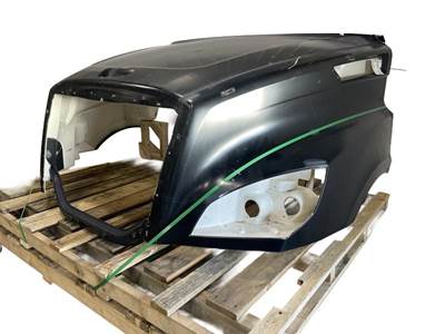 NTO Freightliner Cascadia 126 Black Hood Shell