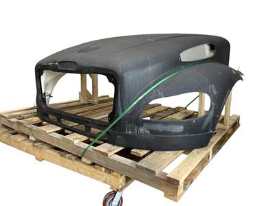 NTO Freightliner Business Class M2 106 Black Hood Shell