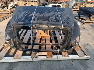 NTO Freightliner Business Class M2 112 Hood w/ Bezel