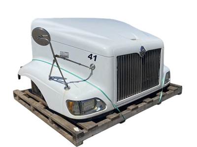 Used 2007 International 9200I Hood, White, 52.00" Centerline, Part # 3551824C96