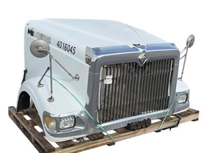 Used 2006 International 9900I Hood, White, 60" Centerline, Part # 3528736C3