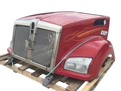 Used 2019 Kenworth T880 Hood, Red, Centerline 58.00", Part # L2962081110000