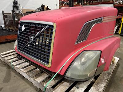 Used Volvo VNL Gen 2 Hood