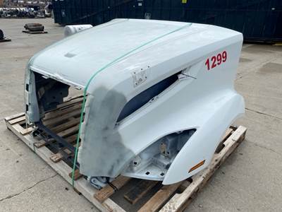 Reconditioned Volvo VNL Gen 3 Hood