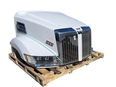 Used 2016 Western Star 5700 Hood, White, 63.00" Centerline, Part # A1720220009