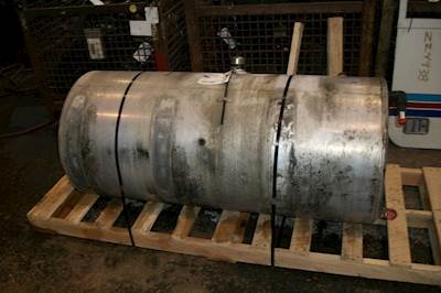 Used Volvo VNL Gen 1 Right Hydraulic Tank