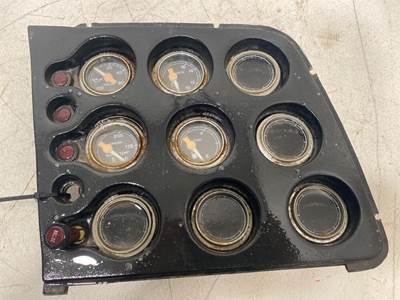 Used Ford LN9000 Gauge Panel
