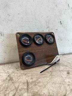 Used Freightliner FLD120 Gauge Panel (4)