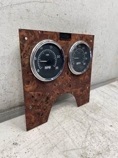 Used International 9200 Instrument Cluster