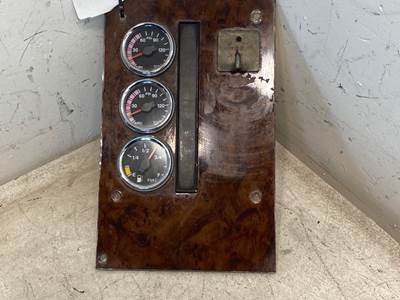 Used International 9200i Gauge Panel