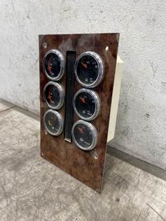 Used International 9900I Gauge Panel