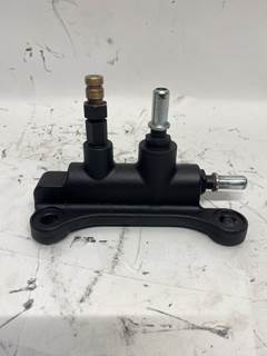 Used Cummins L9 Fuel Block Connection