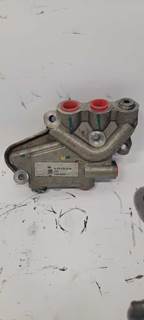 Used Detroit Diesel DD15 Fuel Manifold