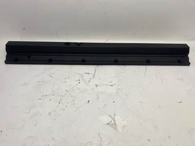 Used International DT466E Oil Manifold