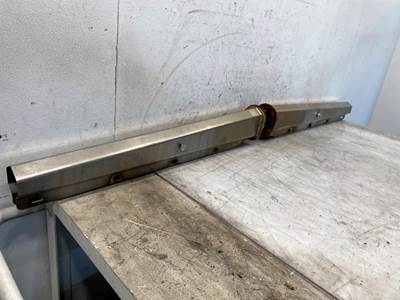 Used Freightliner Cascadia 113 SET, Mud Flap Hangers