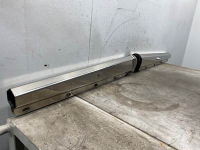 Used Freightliner Cascadia 126 SET, Mud Flap Hangers