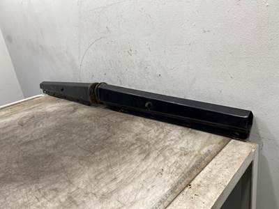 Used Freightliner Cascadia 126 SET, Mud Flap Hangers