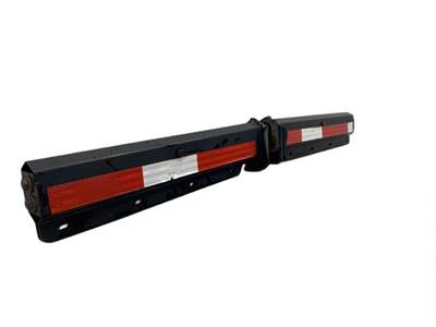 Used Freightliner Cascadia 126 SET, Mud Flap Hangers