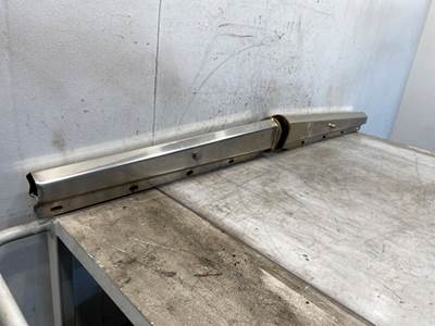Used Freightliner CST 120 SET, Mud Flap Hangers