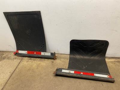 Used Freightliner Columbia Set, Mud Flap Hanger