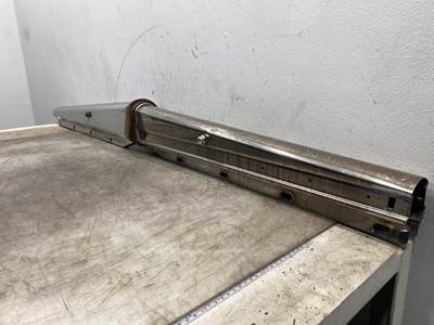 Used Freightliner Columbia Set, Mud Flap Hangers