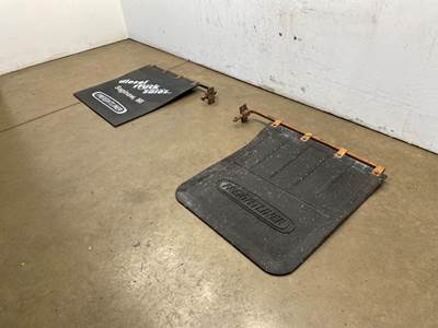 Used Freightliner Columbia SET, Mud Flap Hangers