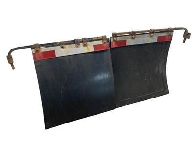 Used Freightliner Business Class M2 SET, Mud Flap Hangers